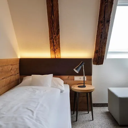 Rose Hotel