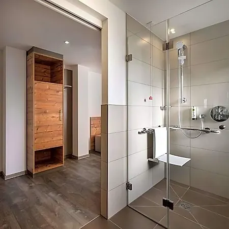Rose Hotel 3*